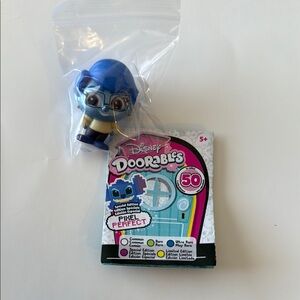 Disney Doorables Pixel Perfect Laurel Figure